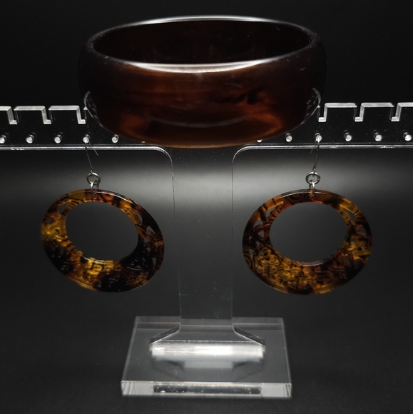 Faux tortoise shell drop earrings and bracelet. - Picture 2 of 11
